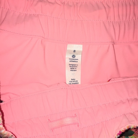 - Lululemon Athletica Flower Shorts - Picture 4 of 6